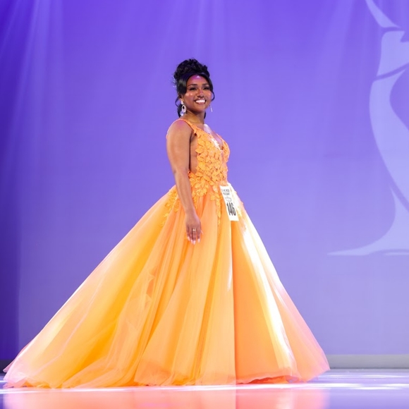 Beautiful Pageant dresses for sale! - Picture 1 of 3